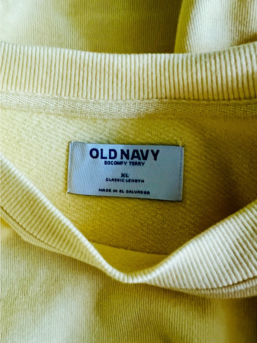 Old Navy Socomfy Terry Oversized Raglan Sweatshirt - Picture 4 of 7